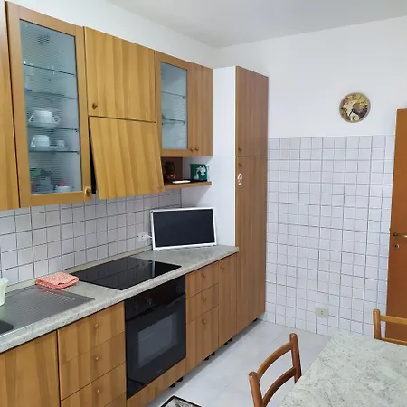 Casa Zia Lucy דירה